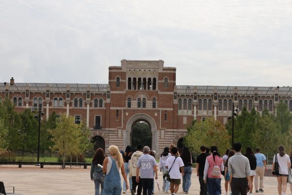 Students journalists, attending the annual TAJE(The Texas Association of Journalism Educators) conference at Rice Univeristy, are led outside by their tour guide Camila Ortiz, Editor and Cheif of The Rice Thresher during their tour of the Rice news station, The Rice Thresher on Septemeber 6th, 2025.