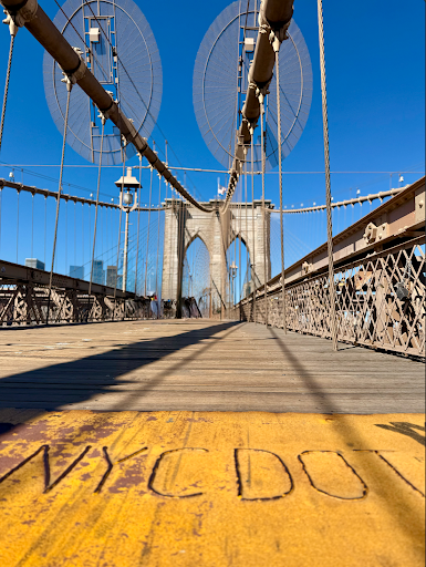 Brooklyn bridge in the morning, the city’s iconic crossing. Spanning the river, the Main Bridge connects downtown to the waterfront. Built in 1920, it offers great views and is a favorite for tourists. 